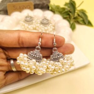 Geet Gajra Moti Jhumkay