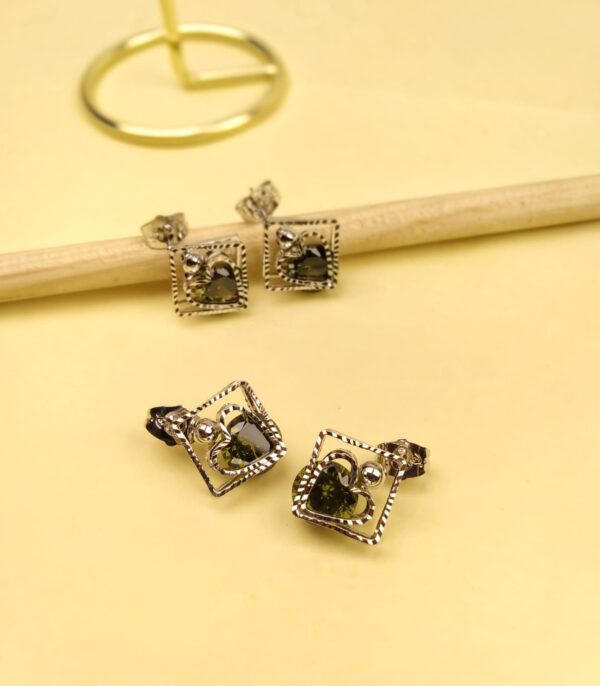 Xuping 3D Heart Zircon Studs - Image 3