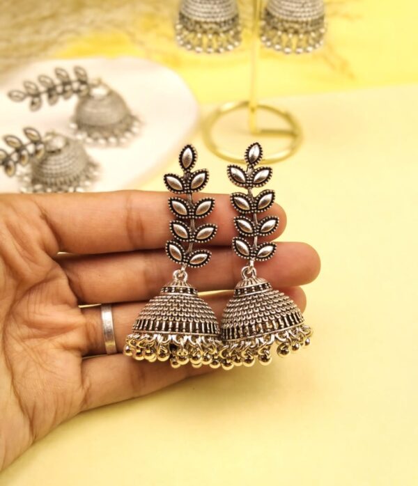 Indian Afreen Jhumkay