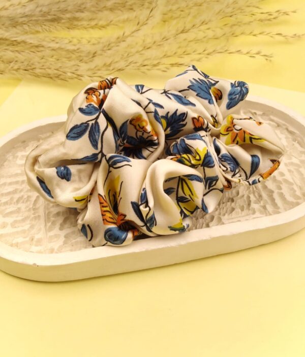 Daisy Silk Hair Scrunchies - Image 2