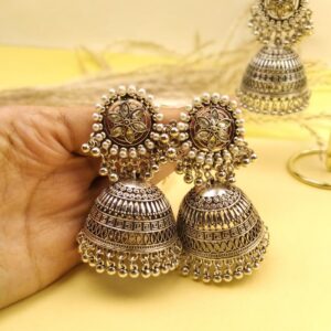 Noushaba Ari Jhumkay