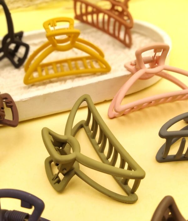 Acrylic June Hair Claws - Image 3