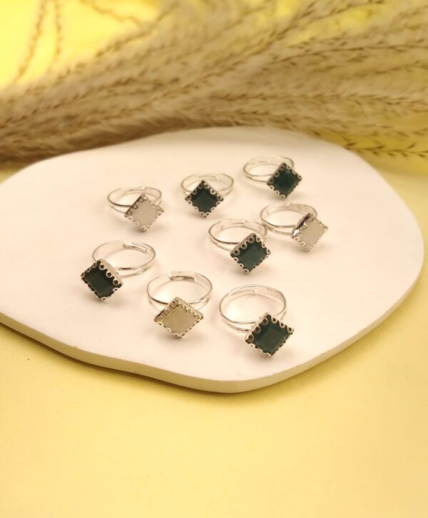 Azadi Rang Adjustable Rings - Image 2