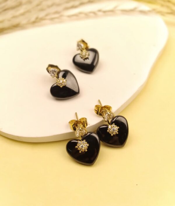 Xuping Black Heart Earstuds