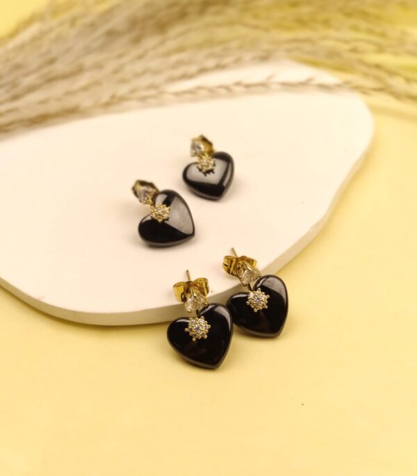 Xuping Black Heart Earstuds - Image 4