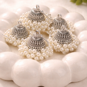 Geet Gajra Moti Jhumkay